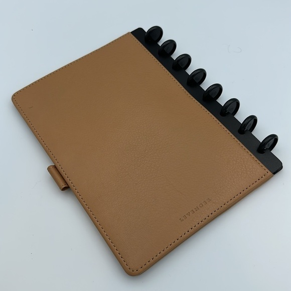 Levenger Circa Leather Foldover Notebook, junior size in saddle color no insert - Picture 2 of 8